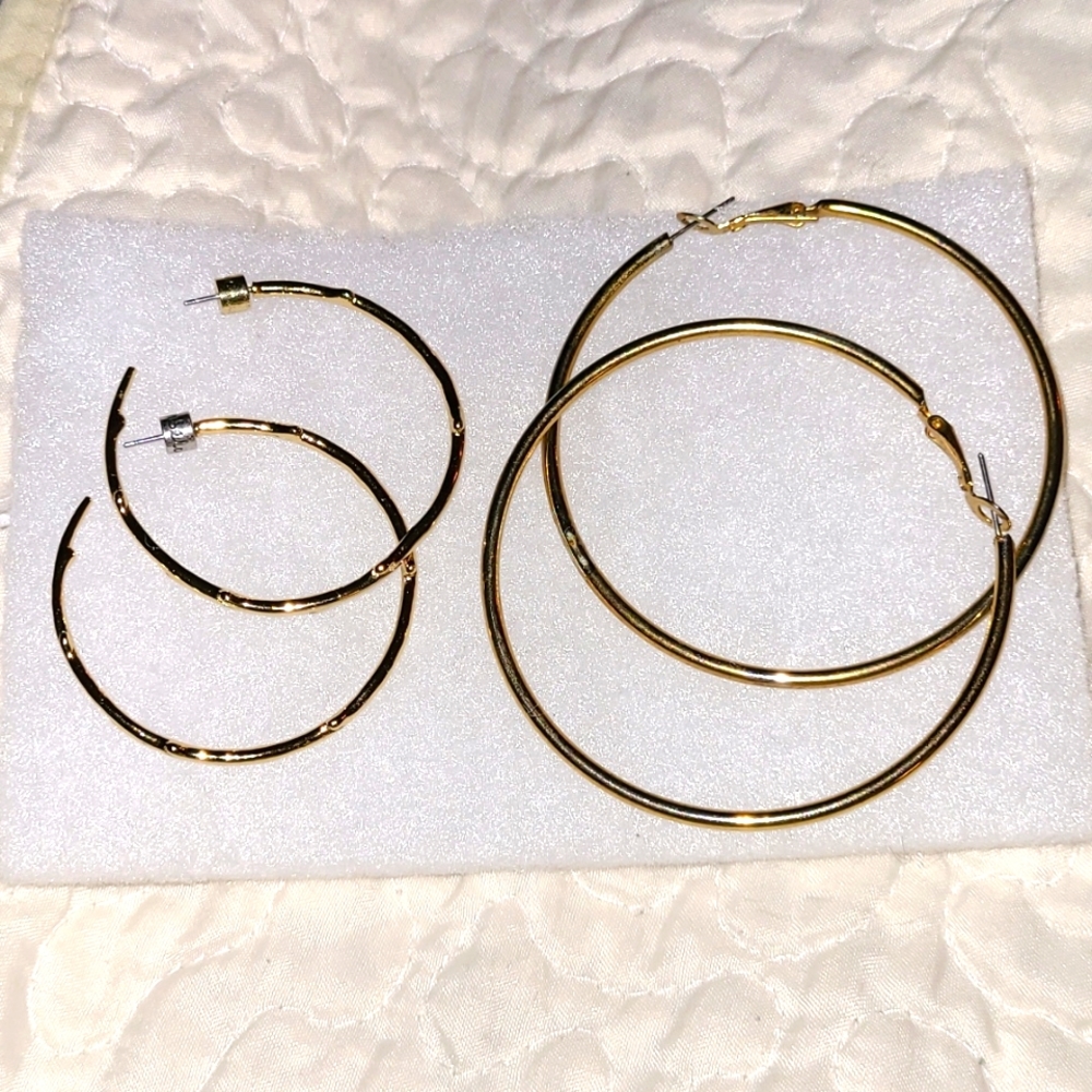 Chloe + Isabel Oversized Gold-tone Hoop Pierced Earrings, Larger PR Unmarked 2PR